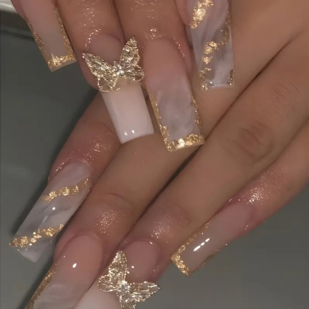 24 Pieces Fake press on nails
